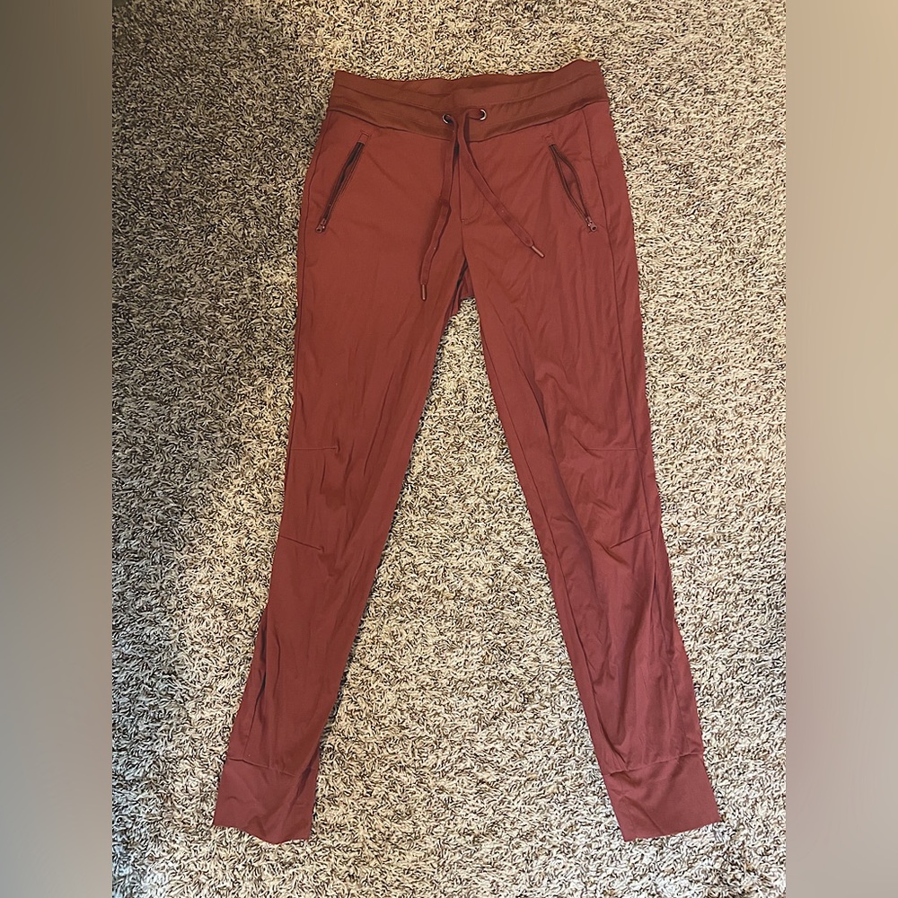 Members mark jogger pants
